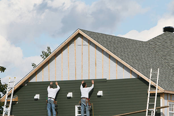 Professional Siding Installation technician working in Centerville, MN